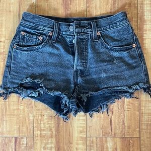 Levi’s Cropped Short Shorts Grey Size 24
